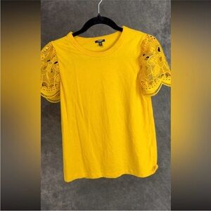 Express Lace-Sleeve Tee / Gold / XS